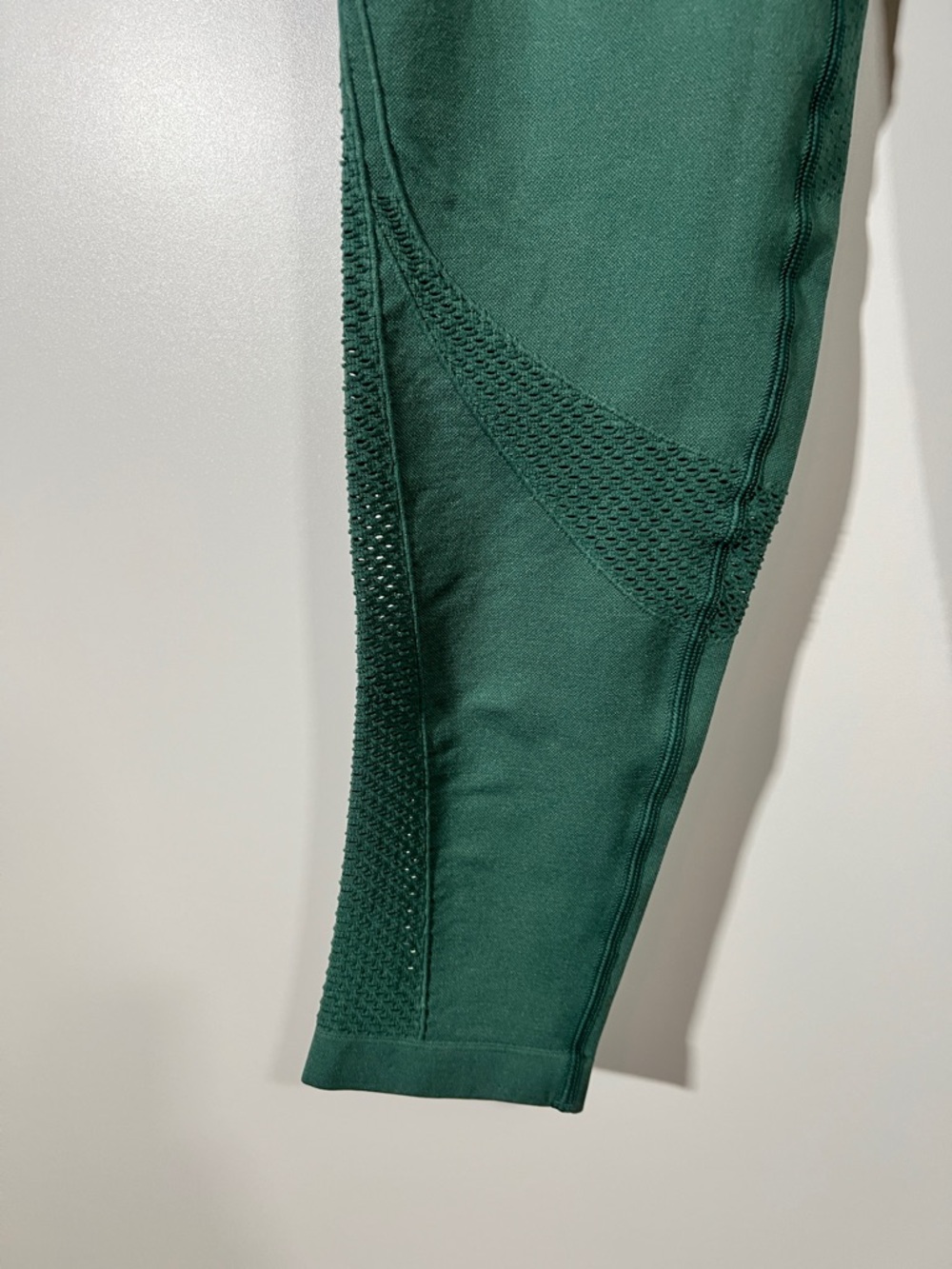 Target Seamless Leggings in Green with cutouts Size Large - Picture 6 of 7